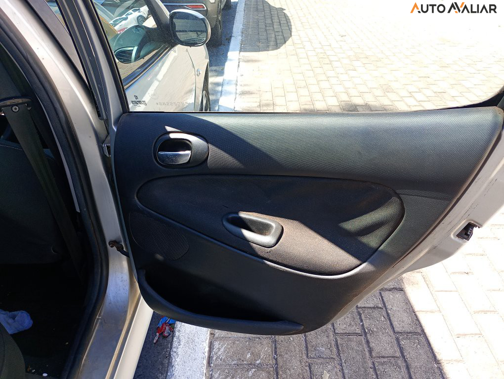 PEUGEOT 207 1.6 XS 16V FLEX 4P MANUAL