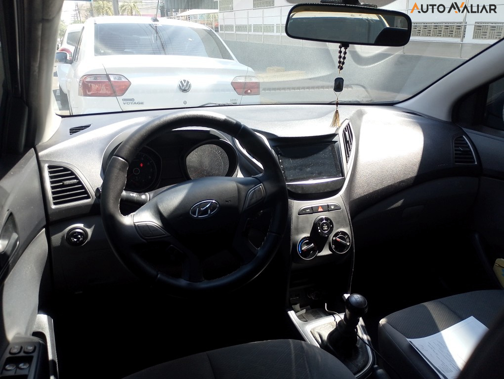 HYUNDAI HB20S 1.0 COMFORT PLUS 12V FLEX 4P MANUAL