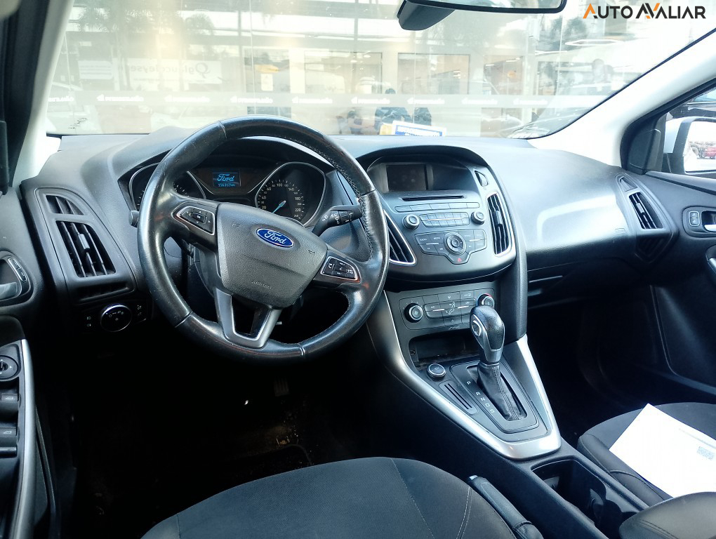 FORD FOCUS 2.0 SE PLUS SEDAN 16V FLEX 4P POWERSHIFT
