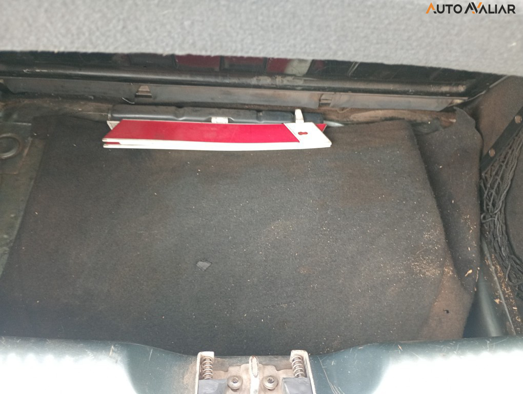 VOLKSWAGEN FOX 1.0 MI 8V FLEX 4P MANUAL