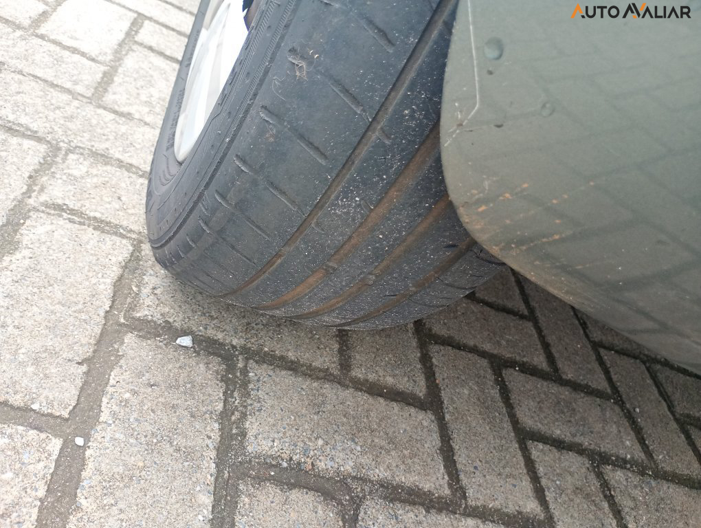 VOLKSWAGEN FOX 1.0 MI 8V FLEX 4P MANUAL