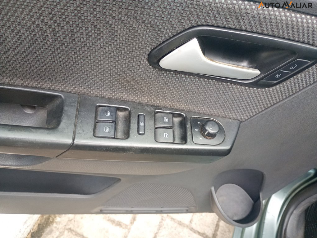 VOLKSWAGEN FOX 1.0 MI 8V FLEX 4P MANUAL