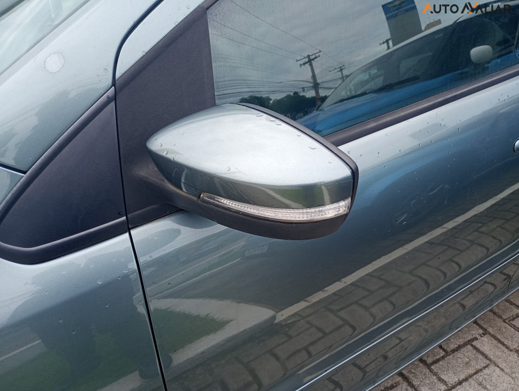 VOLKSWAGEN FOX 1.0 MI 8V FLEX 4P MANUAL