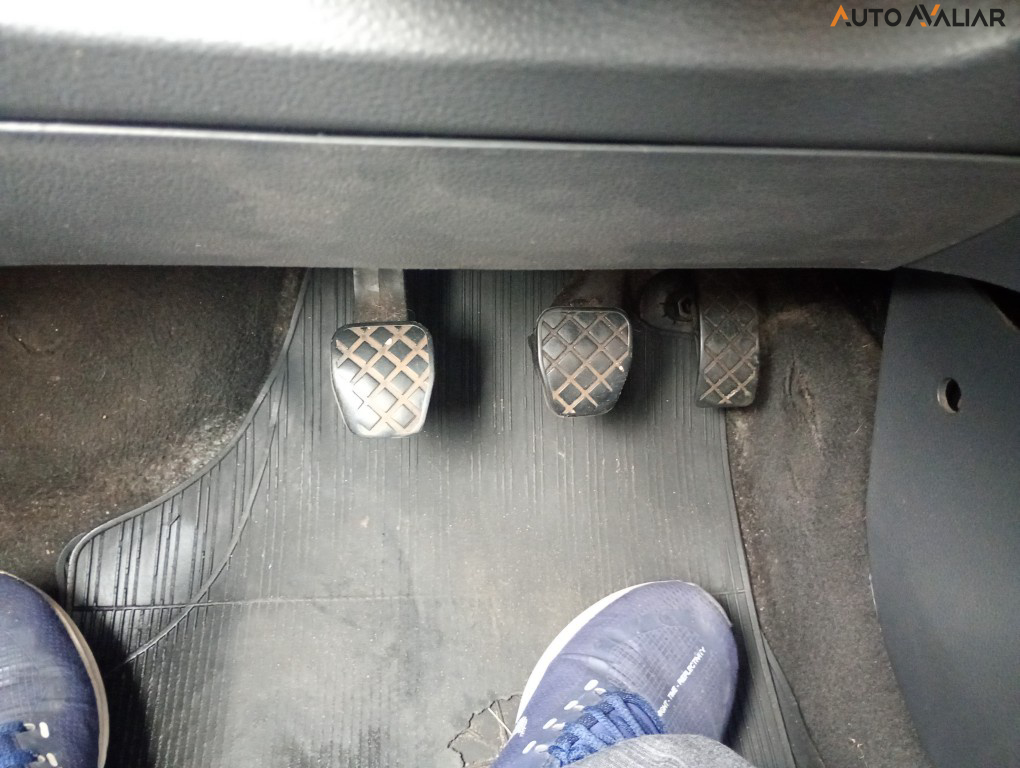 VOLKSWAGEN FOX 1.0 MI 8V FLEX 4P MANUAL