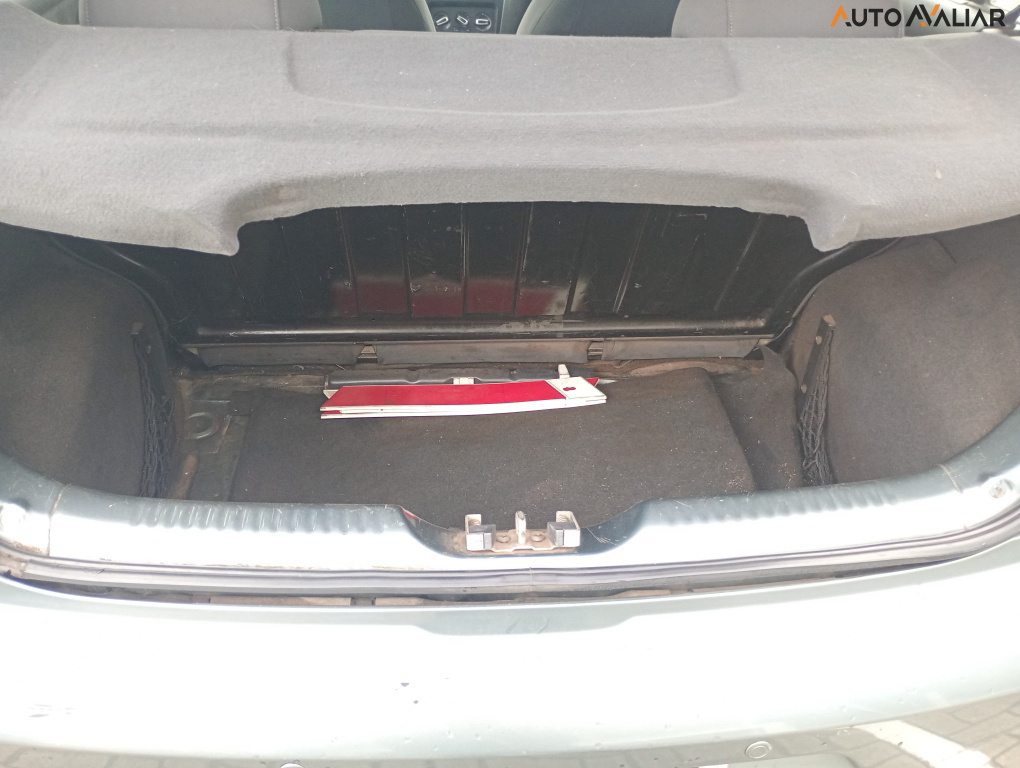 VOLKSWAGEN FOX 1.0 MI 8V FLEX 4P MANUAL