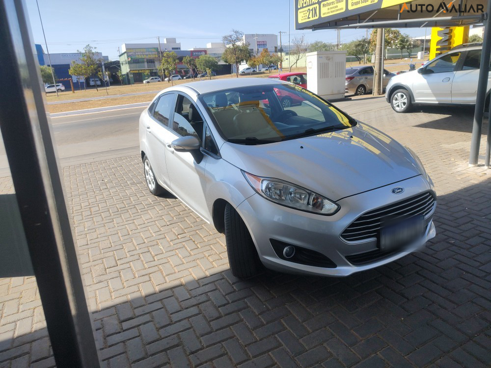 FORD FIESTA 1.6 SE SEDAN 16V FLEX 4P POWERSHIFT