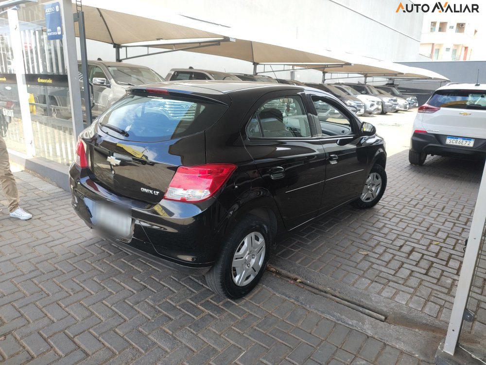 CHEVROLET ONIX 1.0 MPFI LT 8V FLEX 4P MANUAL