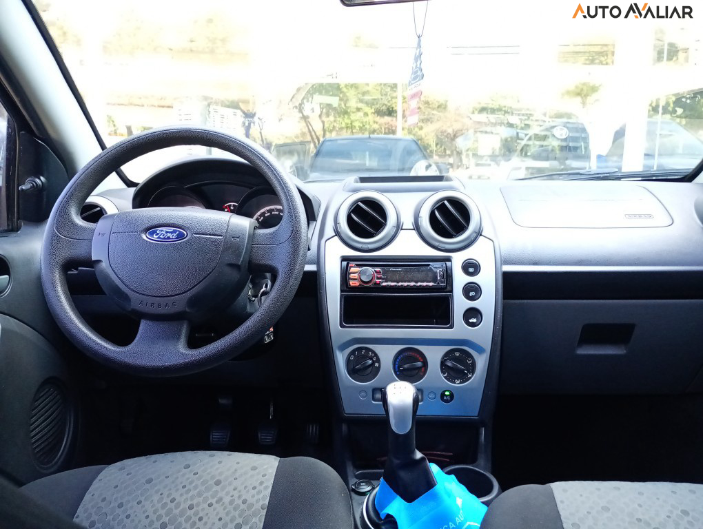 FORD FIESTA 1.0 ROCAM HATCH 8V FLEX 4P MANUAL