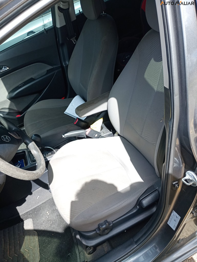 HYUNDAI HB20S 1.6 COMFORT PLUS 16V FLEX 4P AUTOMATICO