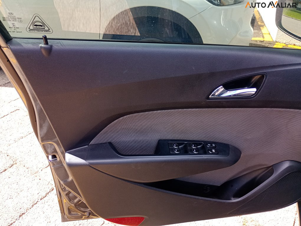 HYUNDAI HB20S 1.6 COMFORT PLUS 16V FLEX 4P AUTOMATICO