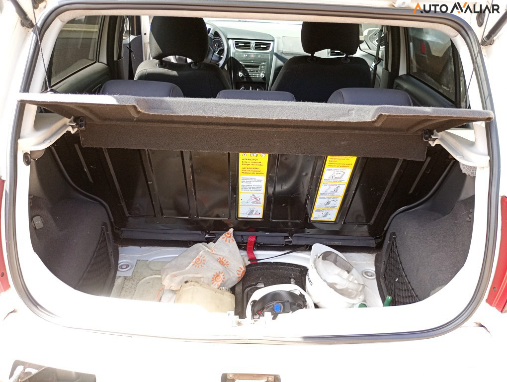 VOLKSWAGEN CROSSFOX 1.6 MI FLEX 8V 4P MANUAL