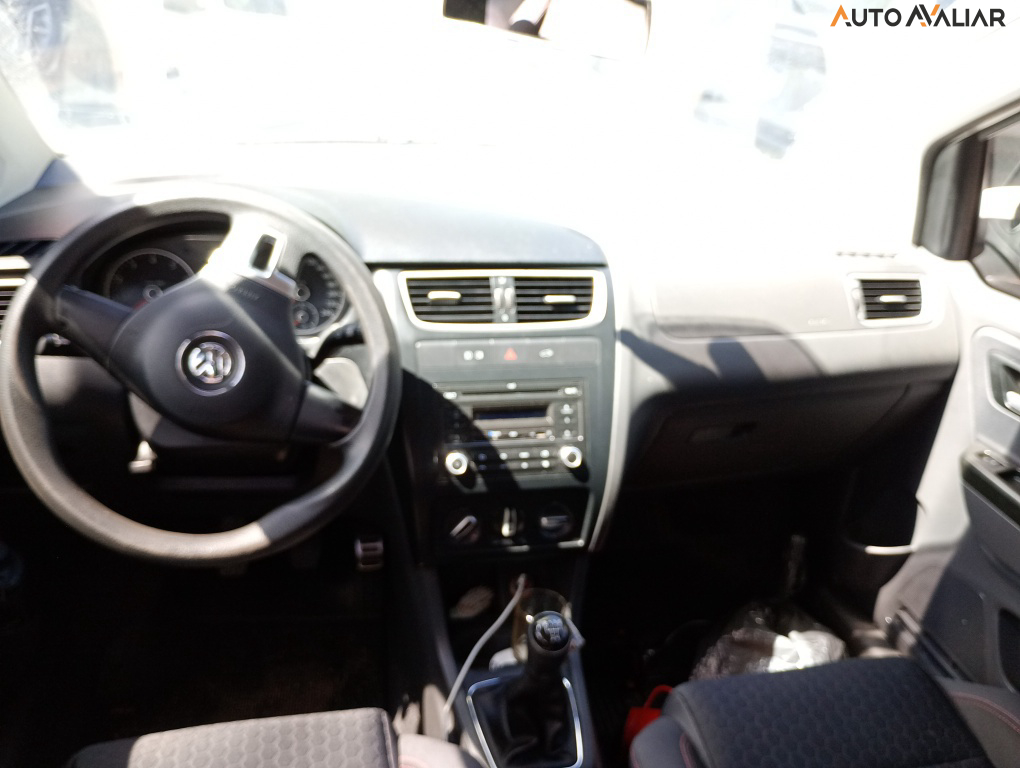 VOLKSWAGEN CROSSFOX 1.6 MI FLEX 8V 4P MANUAL