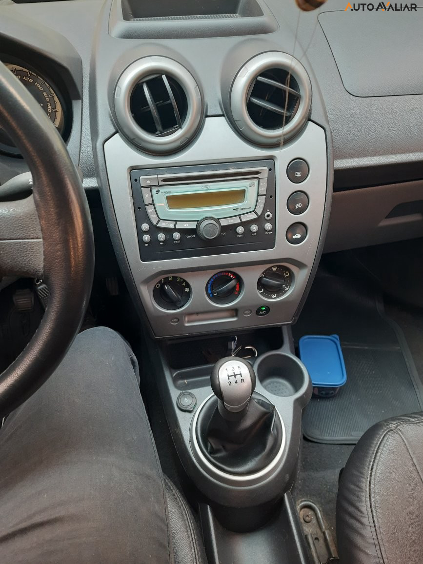 FORD FIESTA 1.6 MPI SEDAN 8V FLEX 4P MANUAL