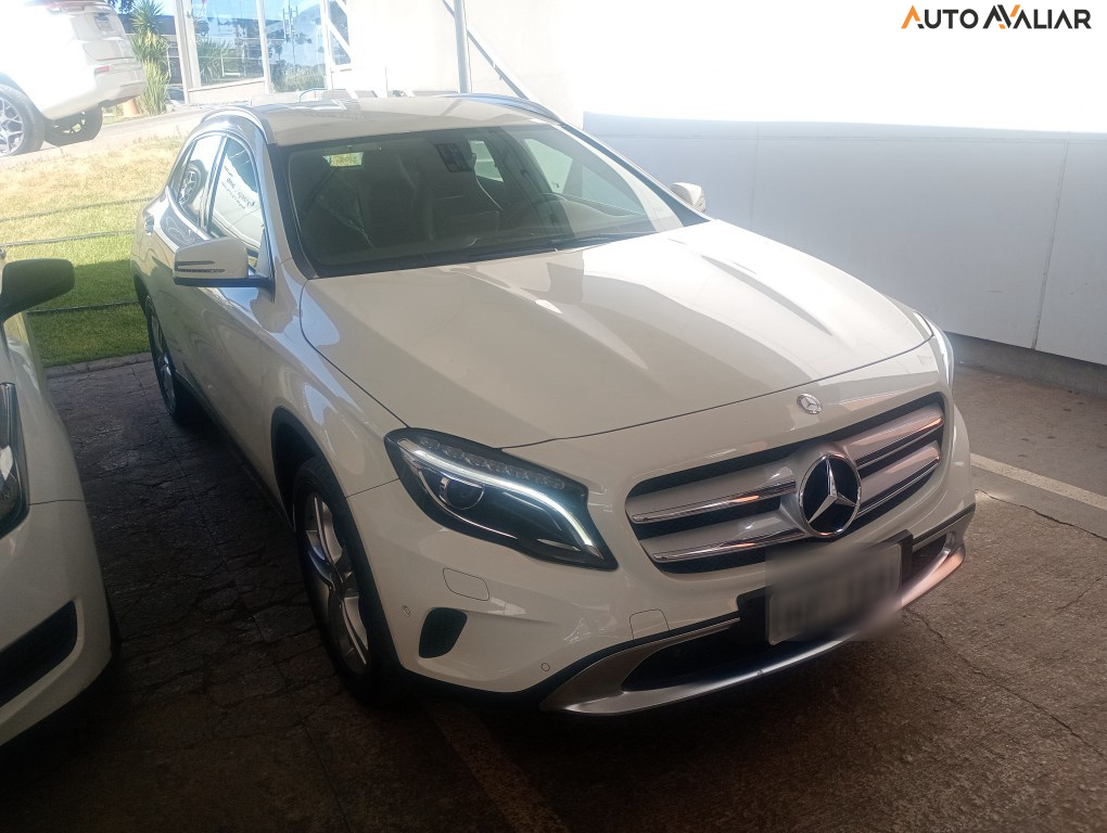 MERCEDES-BENZ GLA 200 1.6 CGI ADVANCE 16V TURBO FLEX 4P AUTOMATICO