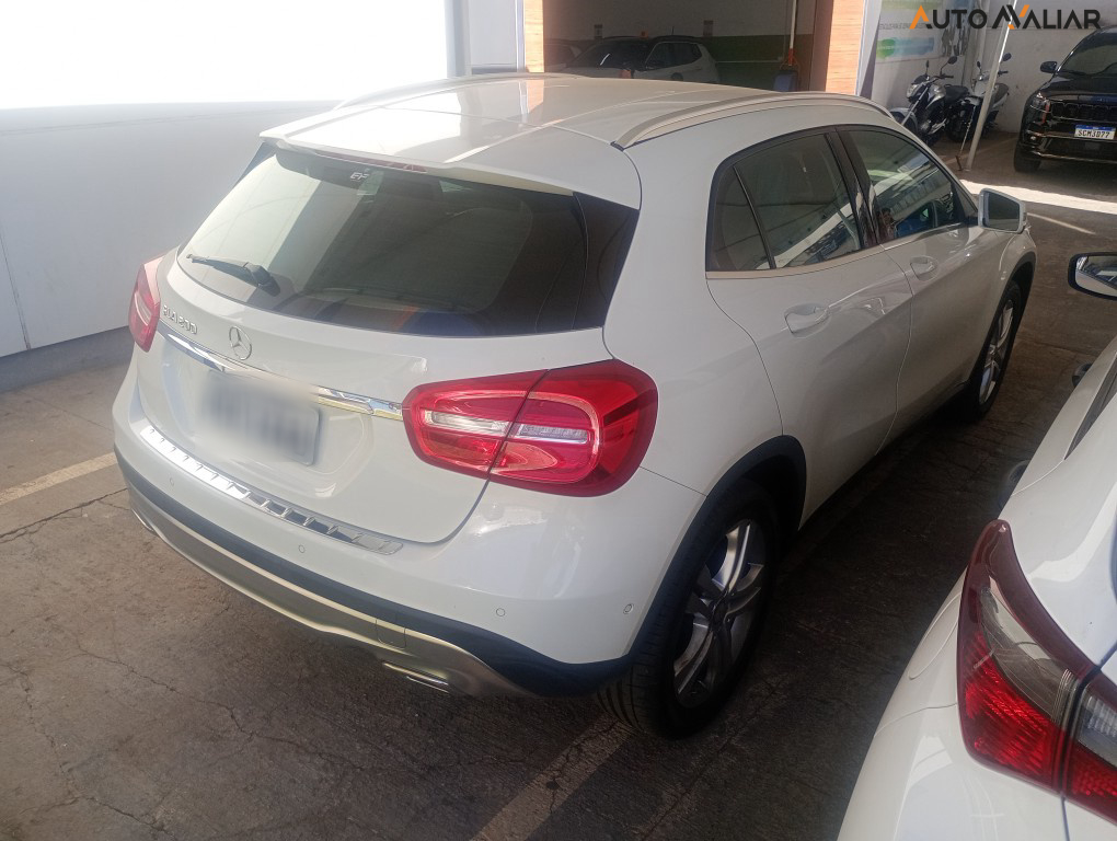MERCEDES-BENZ GLA 200 1.6 CGI ADVANCE 16V TURBO FLEX 4P AUTOMATICO