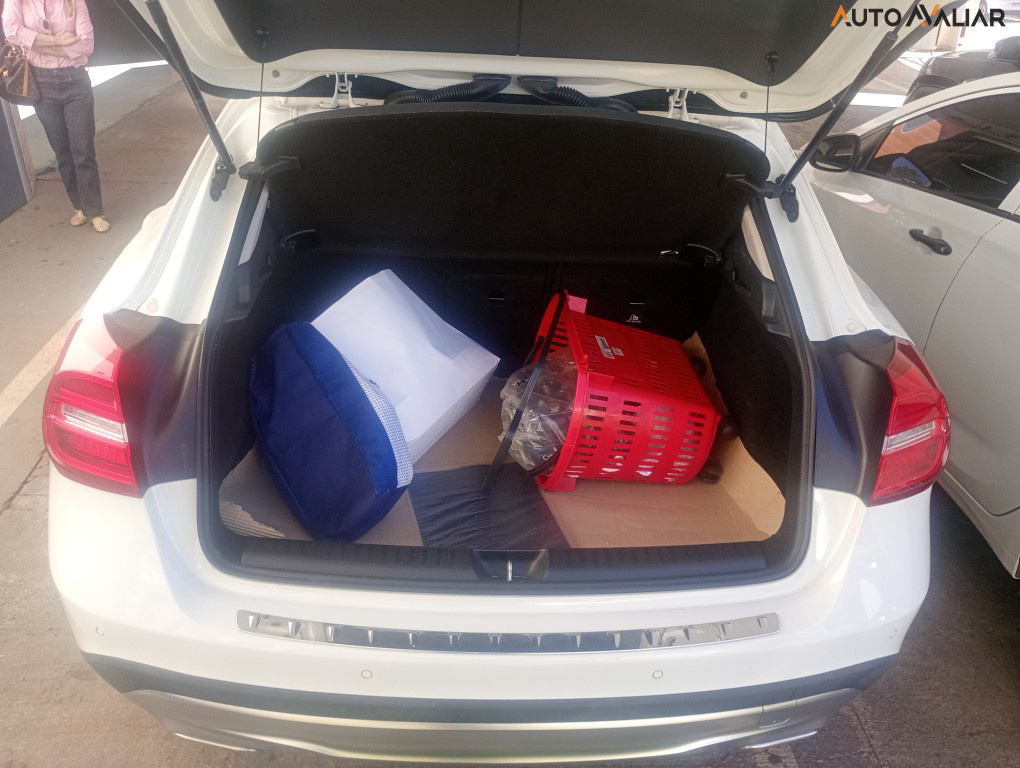 MERCEDES-BENZ GLA 200 1.6 CGI ADVANCE 16V TURBO FLEX 4P AUTOMATICO