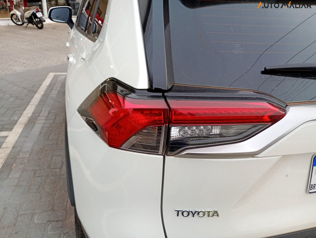 TOYOTA RAV4 2.5 VVT-IE HYBRID S CONNECT AWD CVT