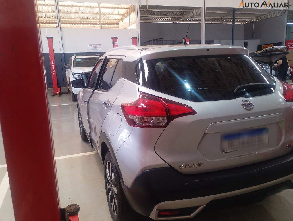 NISSAN KICKS 1.6 16V FLEXSTART SL 4P XTRONIC