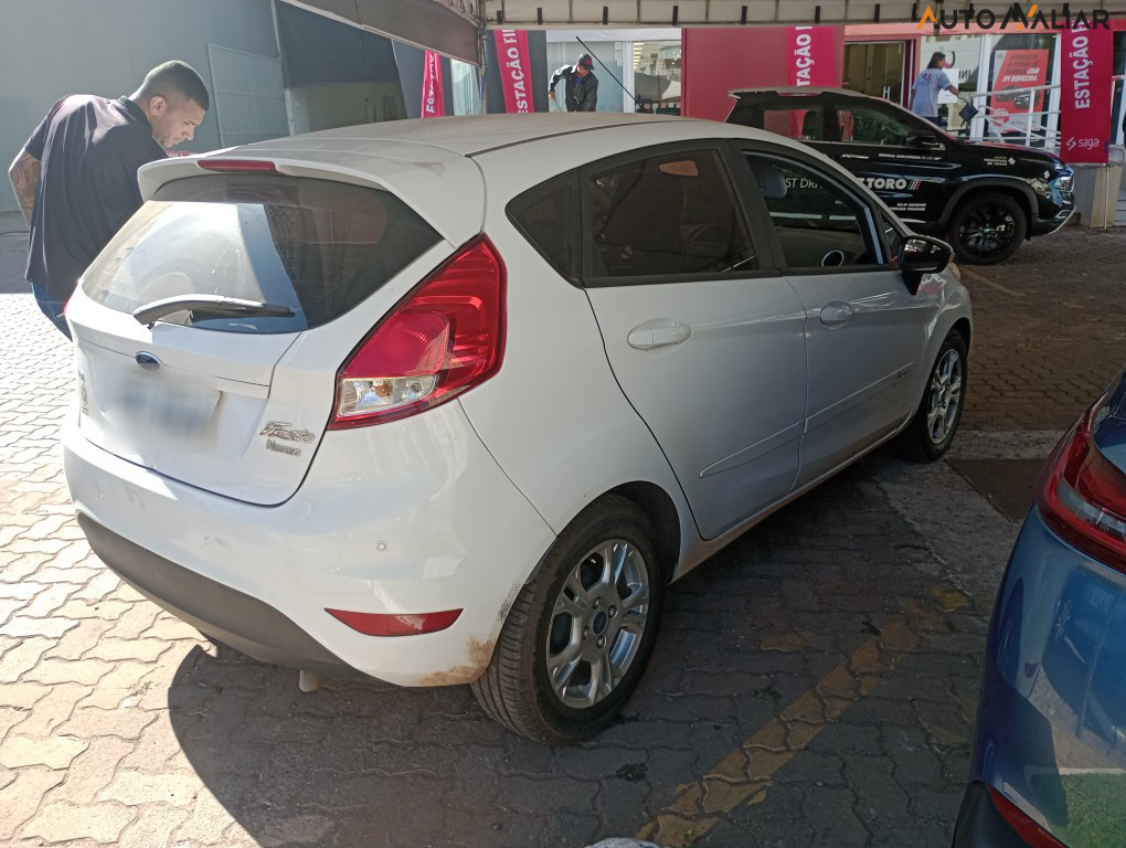 FORD FIESTA 1.6 SE HATCH 16V FLEX 4P MANUAL