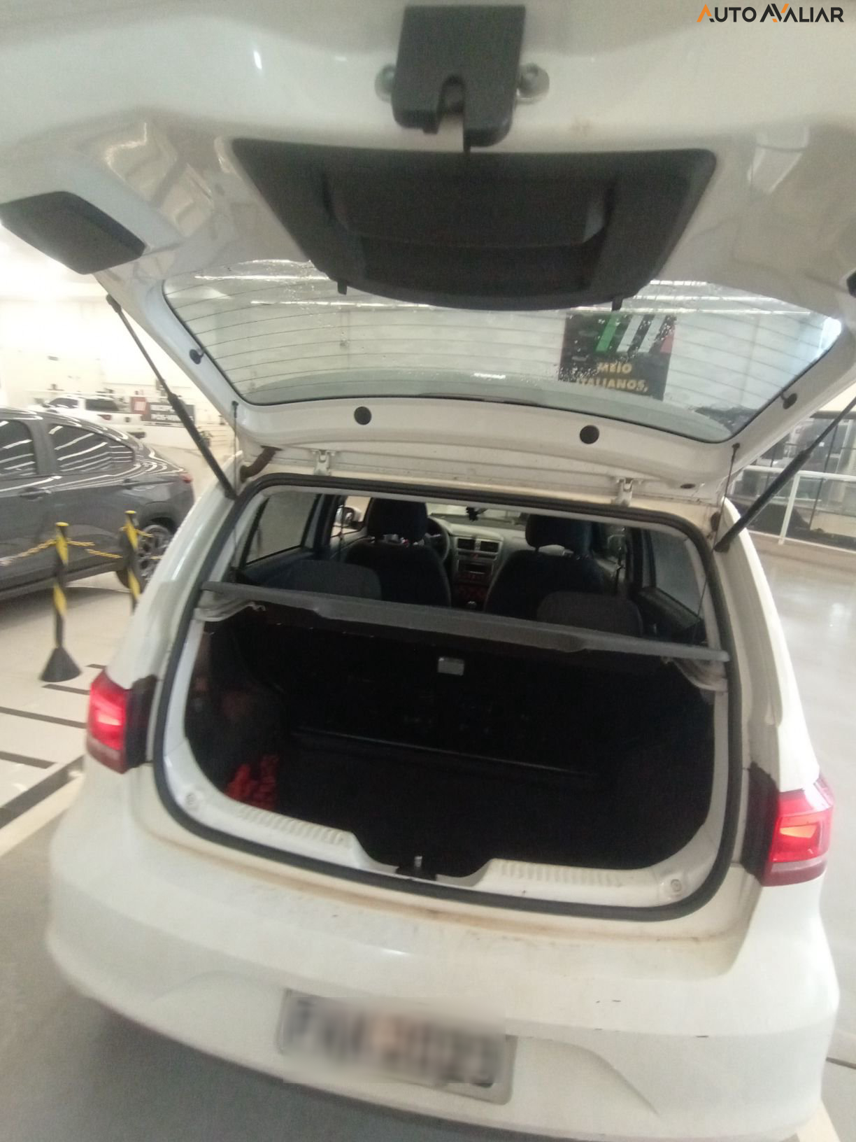 VOLKSWAGEN FOX 1.0 MI COMFORTLINE 8V FLEX 4P MANUAL