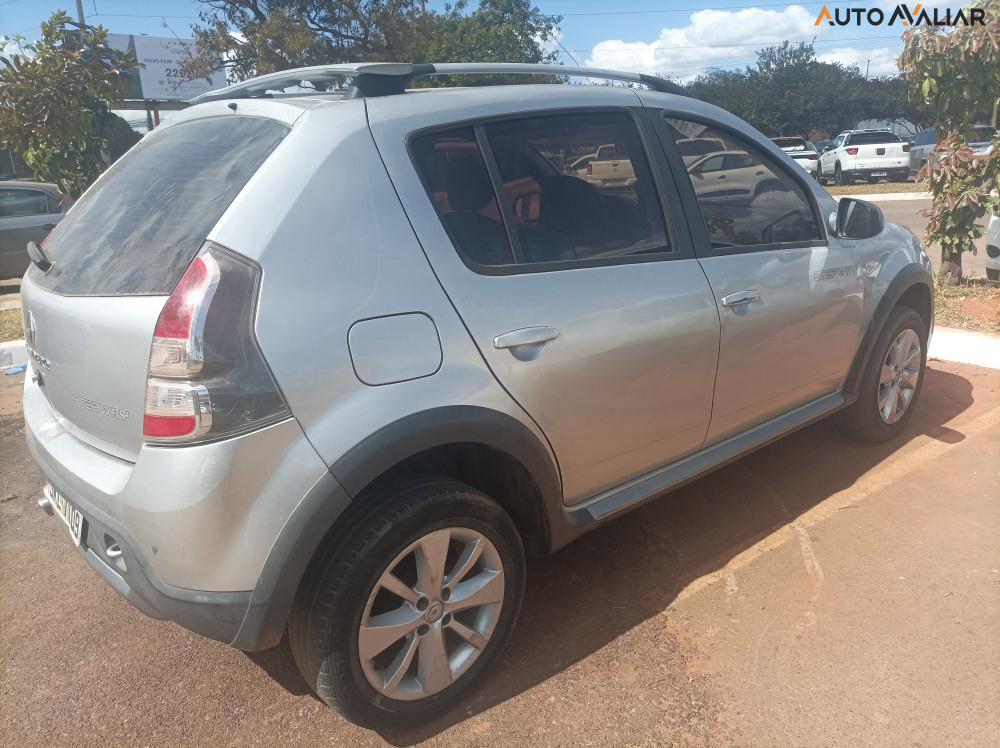RENAULT SANDERO 1.6 STEPWAY 16V FLEX 4P AUTOMATICO