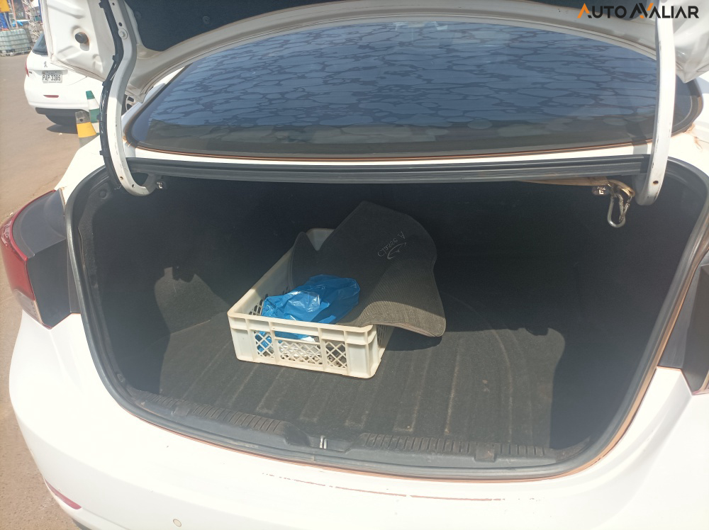 HYUNDAI ELANTRA 2.0 GLS 16V FLEX 4P AUTOMATICO