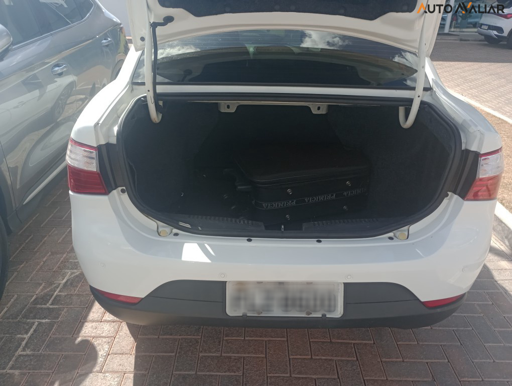 FIAT GRAND SIENA 1.6 MPI ESSENCE 16V FLEX 4P MANUAL