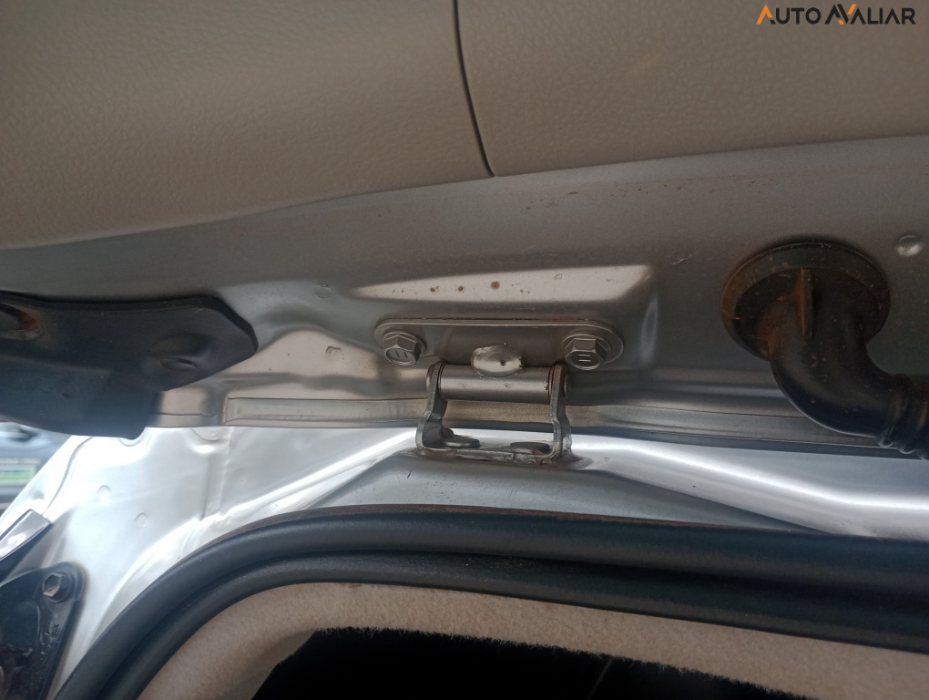 TOYOTA HILUX SW4 2.8 D-4D TURBO DIESEL SRX 7L 4X4 AUTOM&Aacute;TICO