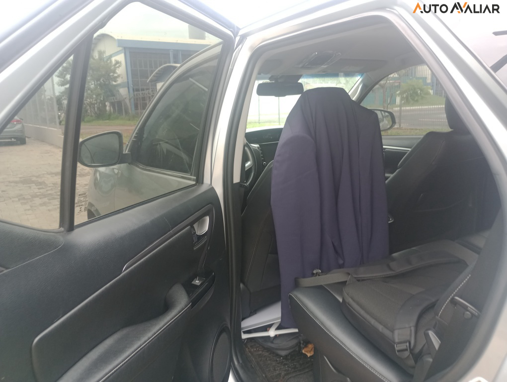 TOYOTA HILUX SW4 2.8 D-4D TURBO DIESEL SRX 7L 4X4 AUTOM&Aacute;TICO