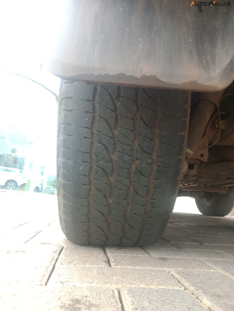 TOYOTA HILUX SW4 2.8 D-4D TURBO DIESEL SRX 7L 4X4 AUTOM&Aacute;TICO