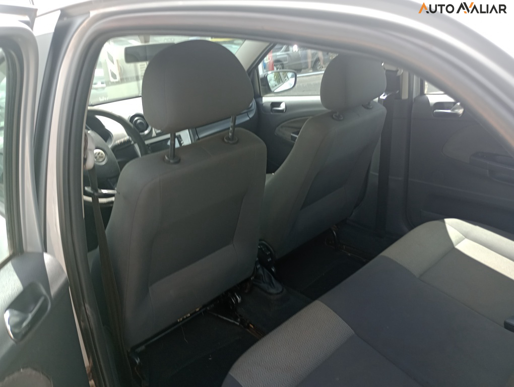 VOLKSWAGEN VOYAGE 1.6 MI TREND 8V FLEX 4P MANUAL