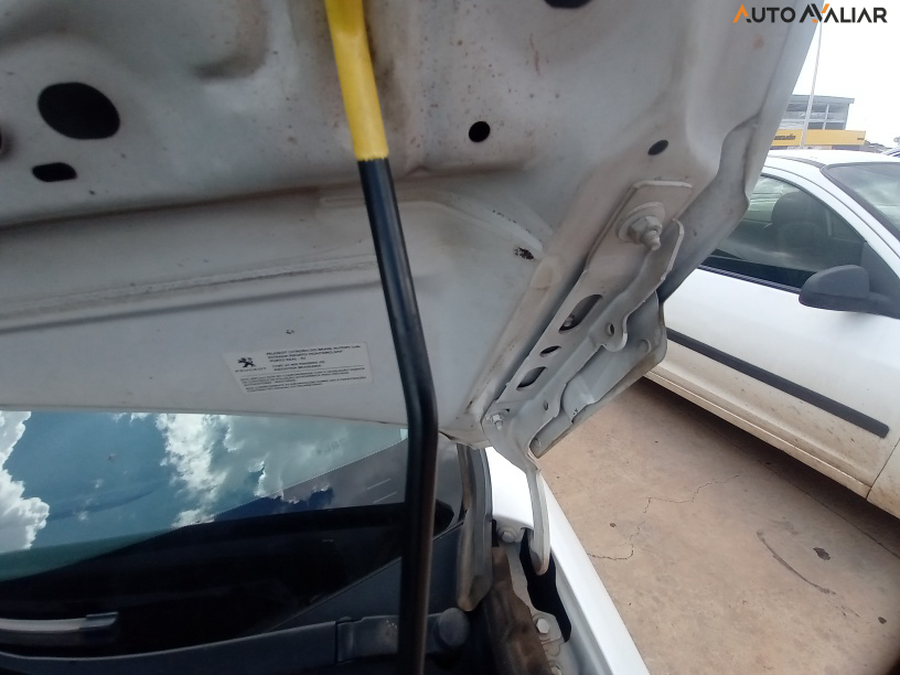 PEUGEOT 208 1.2 ALLURE 12V FLEX 4P MANUAL