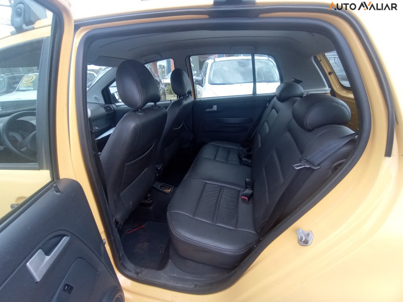 VOLKSWAGEN CROSSFOX 1.6 MI FLEX 8V 4P MANUAL
