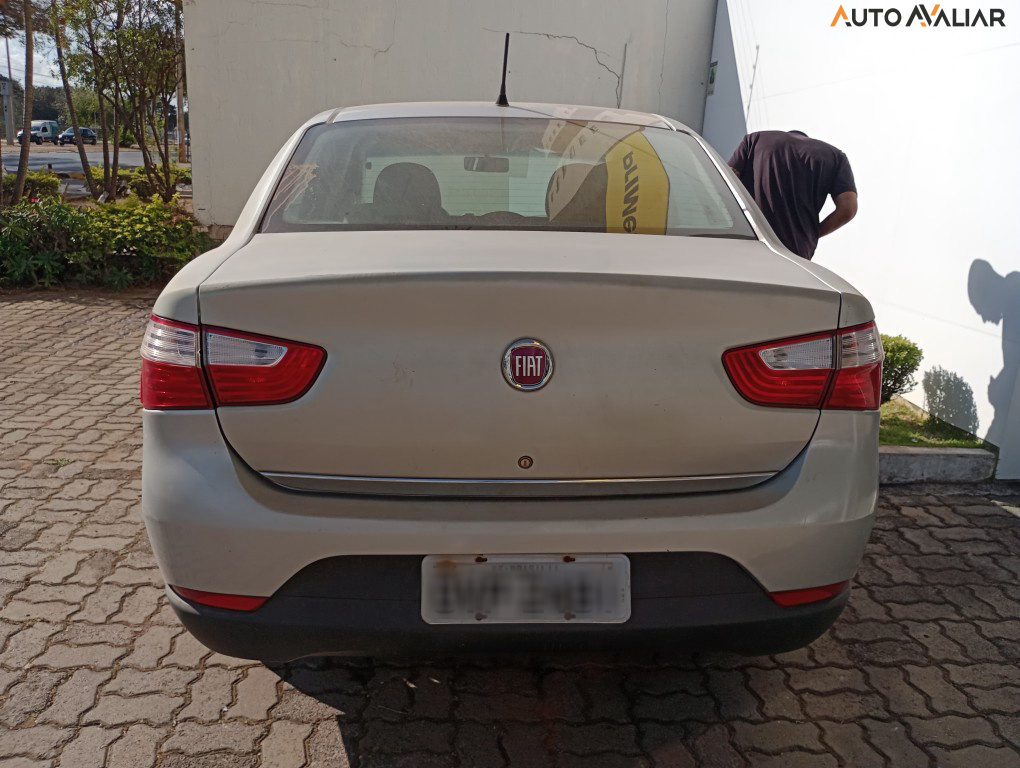 FIAT GRAND SIENA 1.6 MPI ESSENCE 16V FLEX 4P MANUAL
