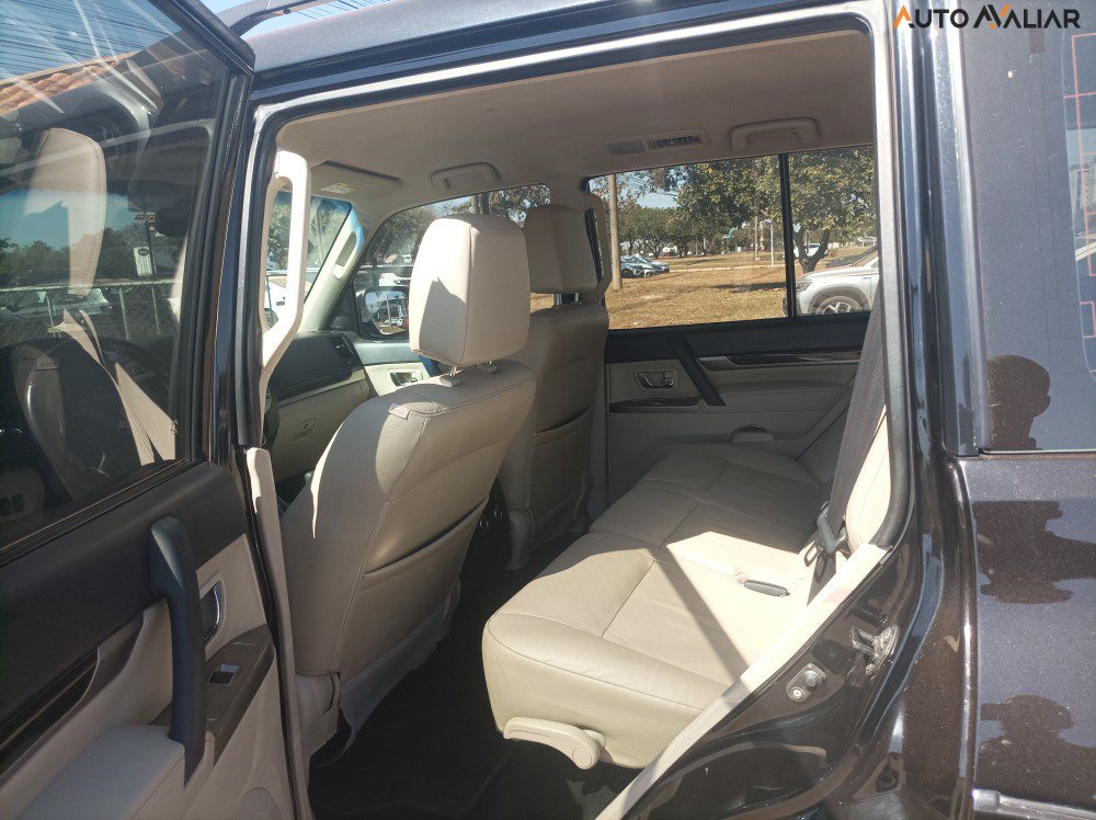 MITSUBISHI PAJERO FULL 3.2 HPE 4X4 16V TURBO INTERCOOLER DIESEL 4P AUTOMATICO