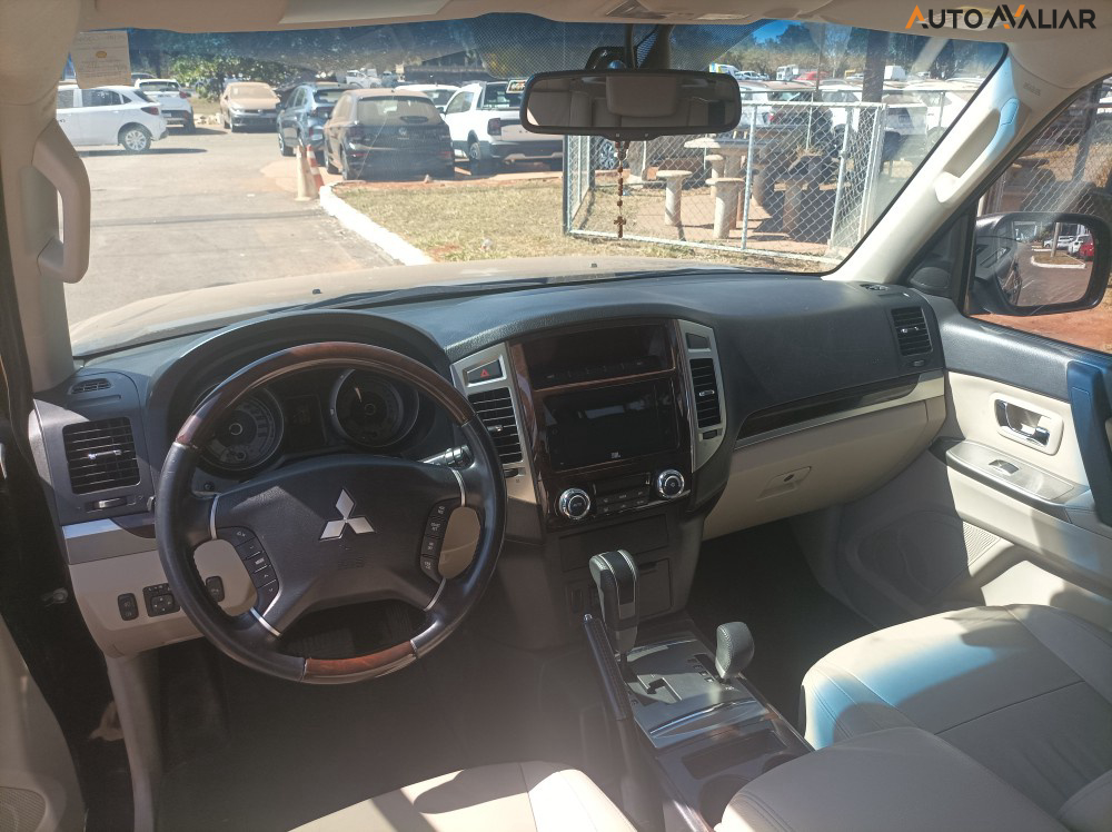 MITSUBISHI PAJERO FULL 3.2 HPE 4X4 16V TURBO INTERCOOLER DIESEL 4P AUTOMATICO