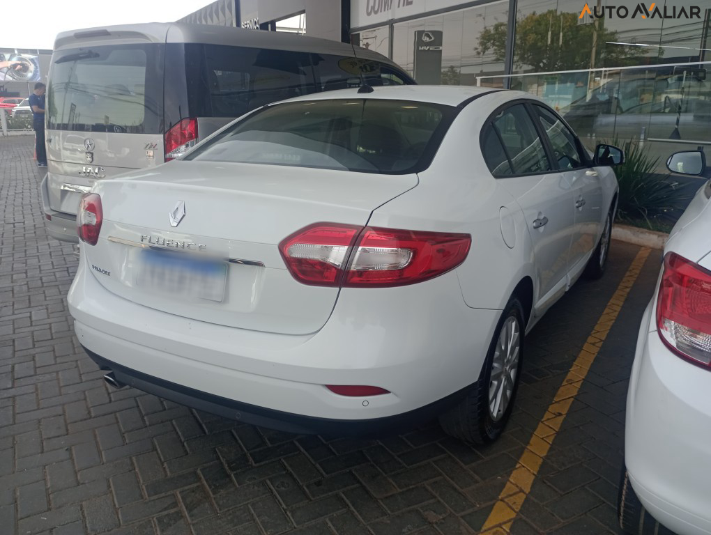 RENAULT FLUENCE 2.0 DYNAMIQUE PLUS 16V FLEX 4P AUTOMATICO