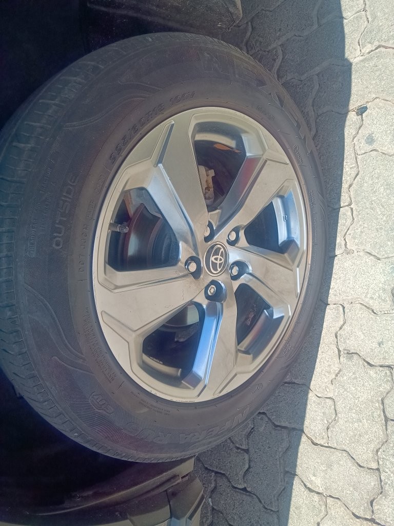 TOYOTA RAV4 2.5 VVT-IE HYBRID SX AWD CVT