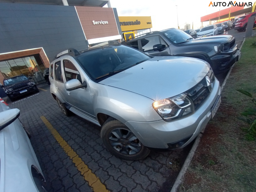 RENAULT DUSTER 2.0 DYNAMIQUE 4X2 16V FLEX 4P AUTOMATICO