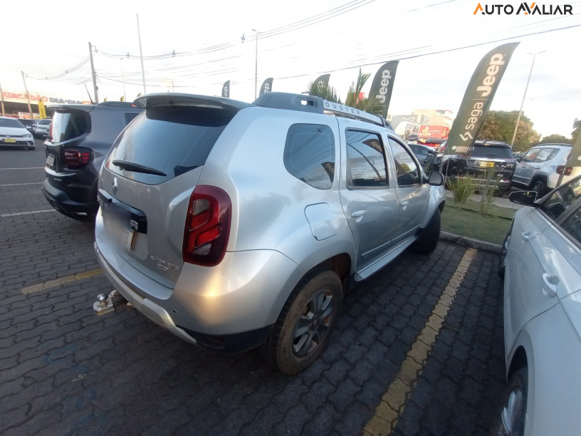 RENAULT DUSTER 2.0 DYNAMIQUE 4X2 16V FLEX 4P AUTOMATICO