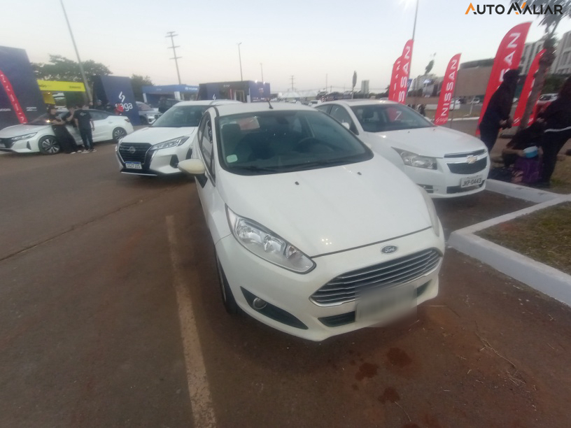 FORD FIESTA 1.6 TITANIUM HATCH 16V FLEX 4P POWERSHIFT