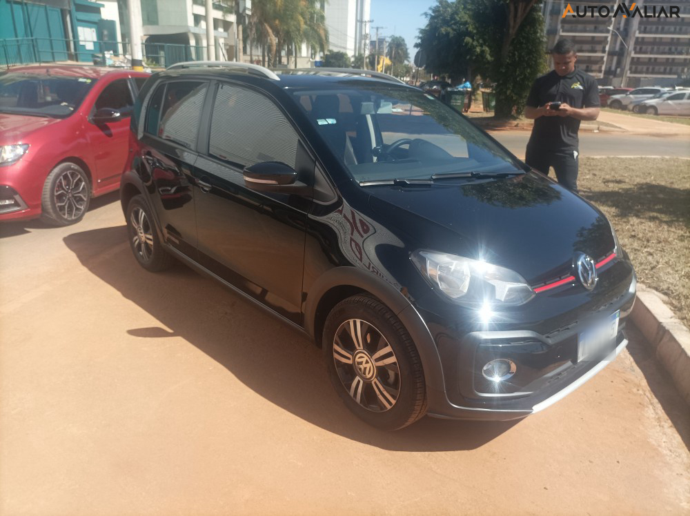 VOLKSWAGEN UP 1.0 170 TSI TOTAL FLEX XTREME 4P MANUAL