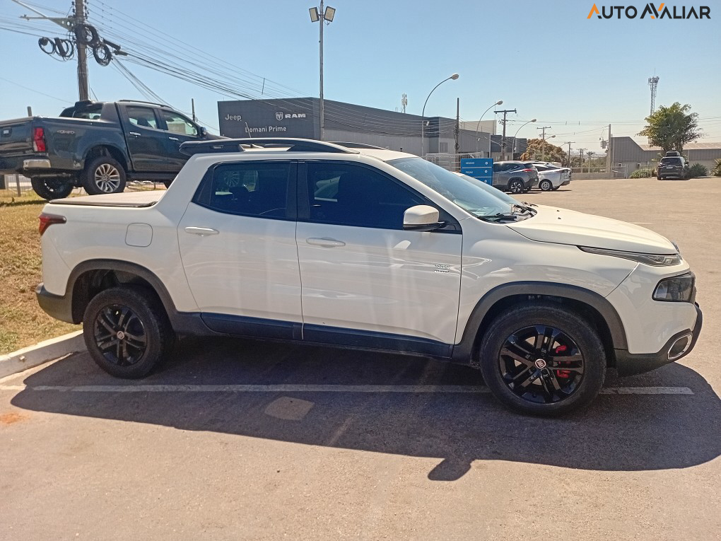 FIAT TORO 2.0 16V TURBO DIESEL FREEDOM 4WD AT9