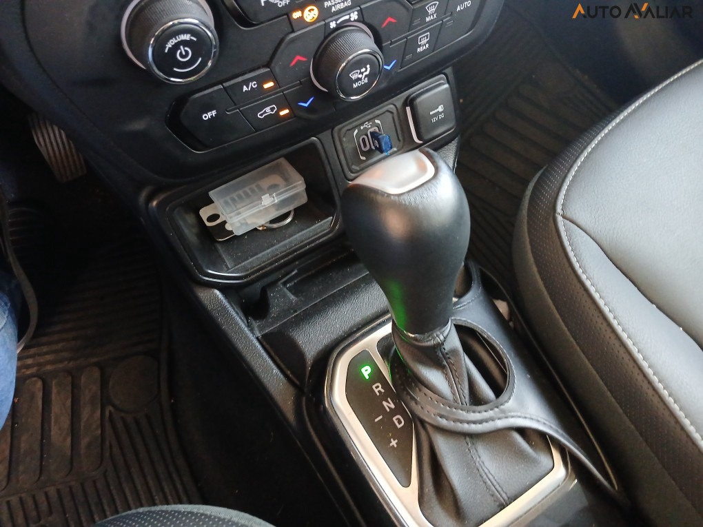 JEEP RENEGADE 1.3 T270 TURBO FLEX LONGITUDE AT6