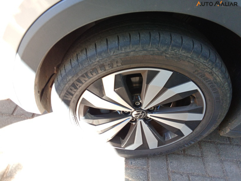VOLKSWAGEN T-CROSS 1.4 250 TSI TOTAL FLEX HIGHLINE AUTOMÁTICO