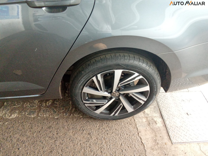 VOLKSWAGEN VIRTUS 1.0 200 TSI HIGHLINE AUTOMÁTICO