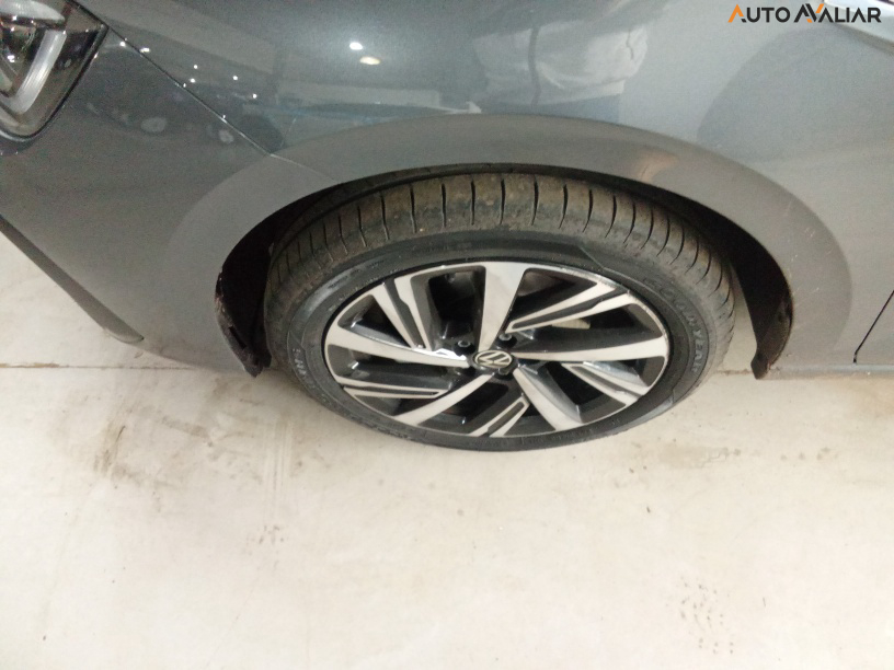VOLKSWAGEN VIRTUS 1.0 200 TSI HIGHLINE AUTOMÁTICO