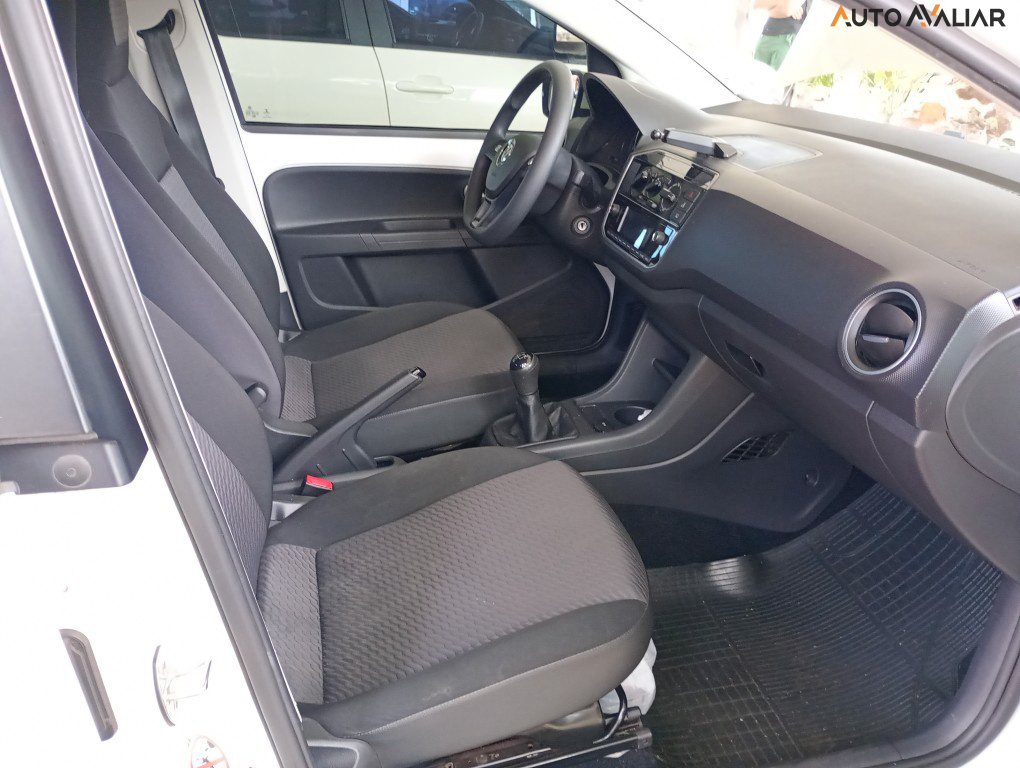 VOLKSWAGEN UP 1.0 170 TSI TOTAL FLEX CONNECT 4P MANUAL