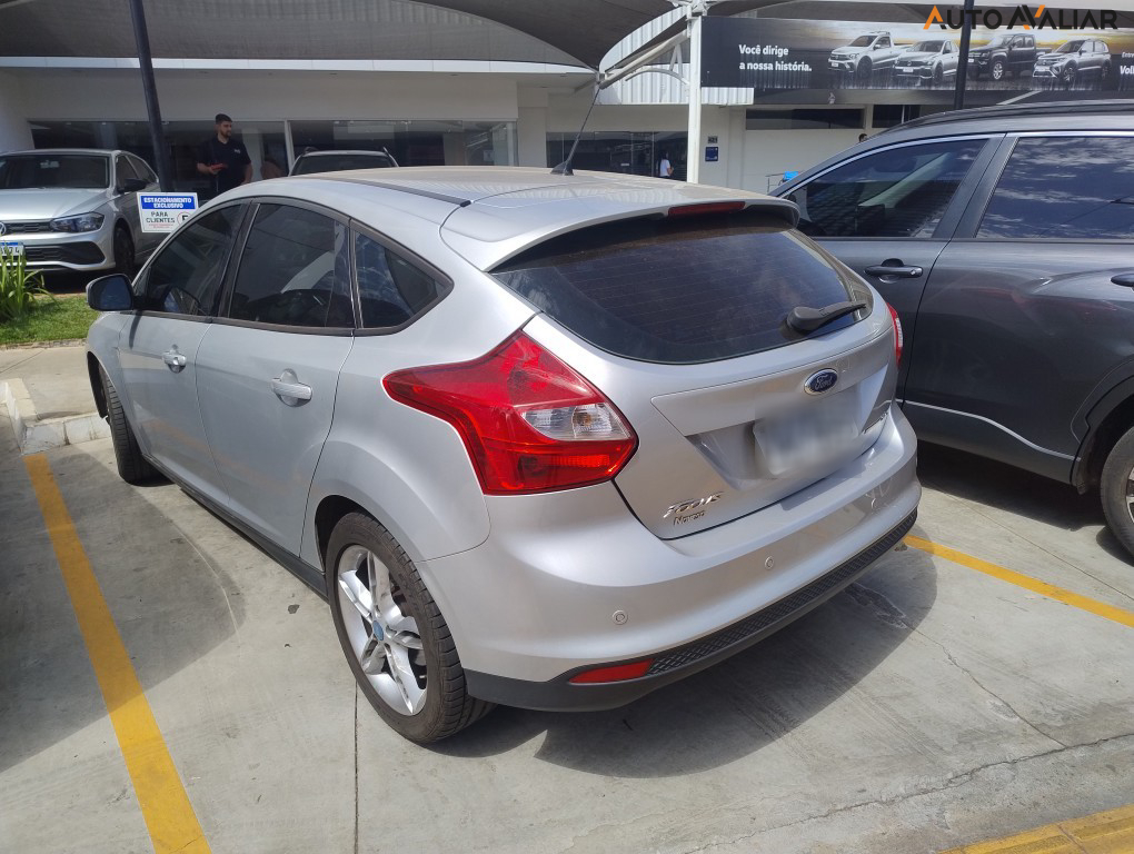 FORD FOCUS 2.0 SE PLUS 16V FLEX 4P POWERSHIFT