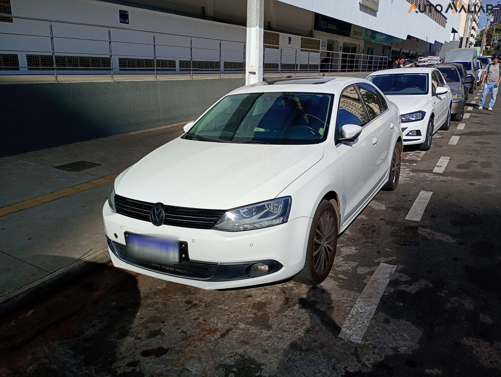 VOLKSWAGEN JETTA 2.0 TSI HIGHLINE 200CV GASOLINA 4P TIPTRONIC